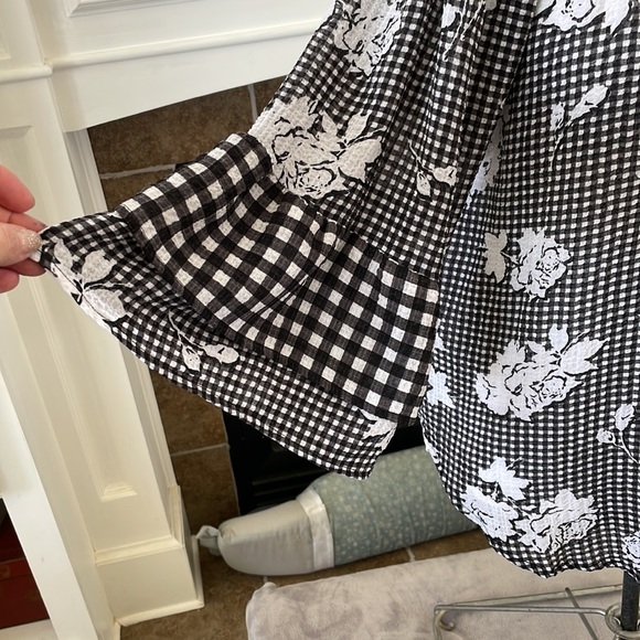 1X Spense - black and white gingham blouse, gathered neckline bell sleeves - Picture 2 of 7